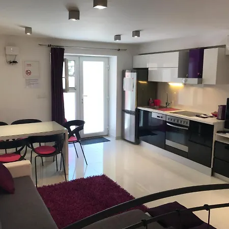 Studio Apartman Konukevi Split